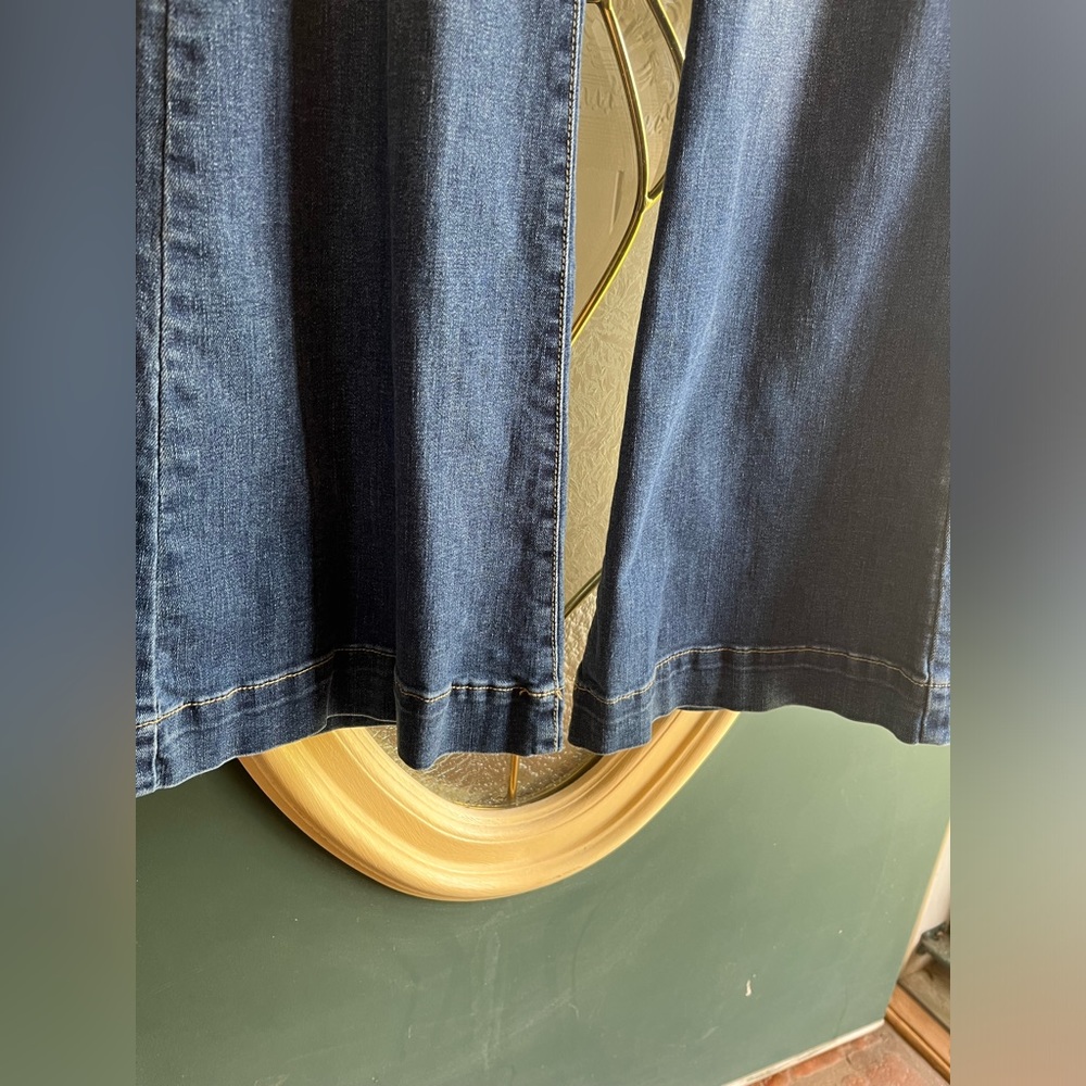 Sneak Peek High-Waist Wide-Leg Blue Jeans with Tie Belt - Picture 5 of 7